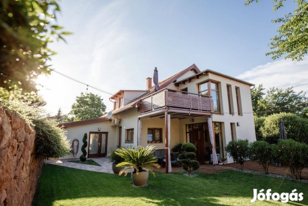 Eladó Családi Ház Balatonalmádiban