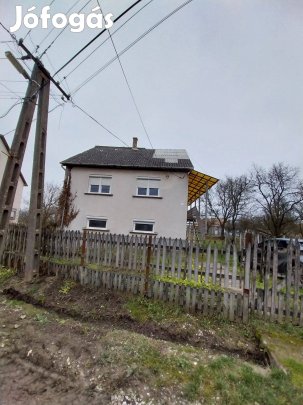 Eladó Családi Ház Dövény !