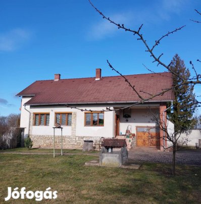 Eladó Családi Ház Veszprém-Kádárta