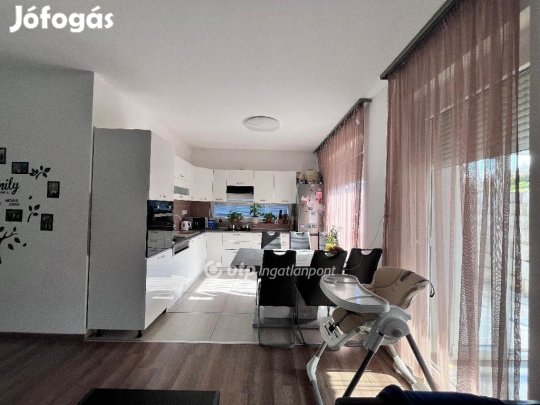 Eladó Családi ház - Teskánd