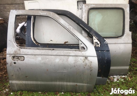 Eladó D22 Pick-up Navara jobb első hátsó ajtó 15000ft.Bp-en