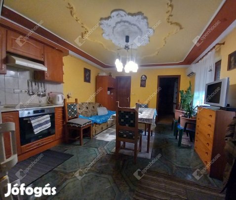 Eladó Debrecenben egy felújított családi ház