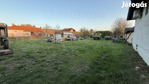 Eladó ÉPÍTÉSI TELEK Kehidakustányban.