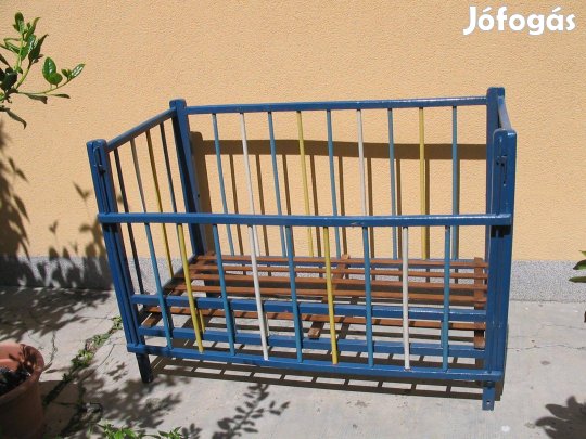 Eladó Egerben retro, színes rácsos kiságy