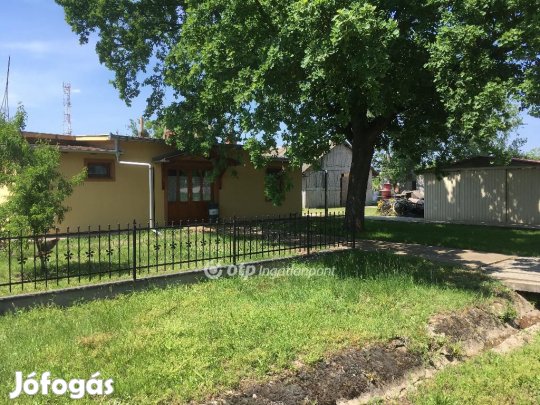 Eladó Egyéb ipari ingatlan, Karcag