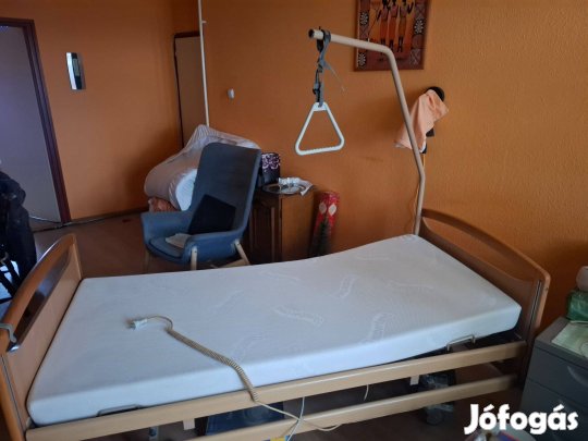 Eladó Elektromos Betegágy Kiváló Állapotban
