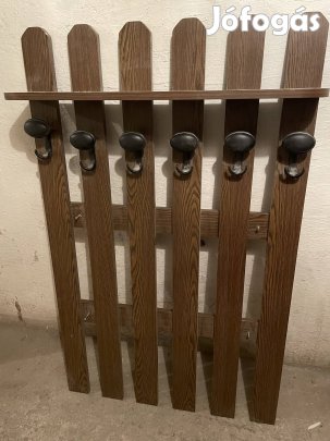 Eladó Előszobai fogas