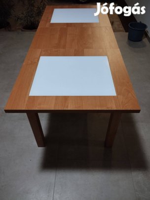 Eladó Étkezőasztal