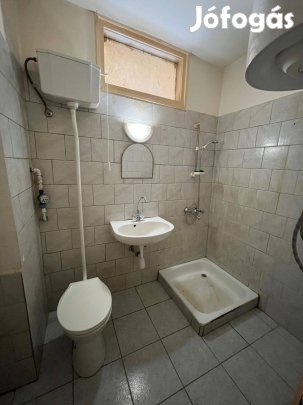 Eladó Felújítandó lakás