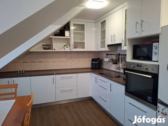 Eladó Felújított Lakás