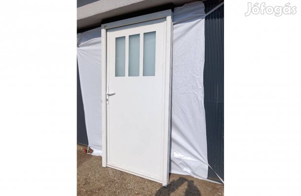 Eladó Fém/műanyag ajtó
