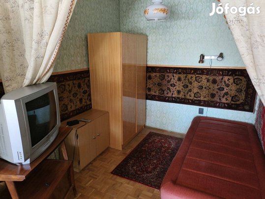 Eladó Földszinti Lakás Központi Elhelyezkedéssel