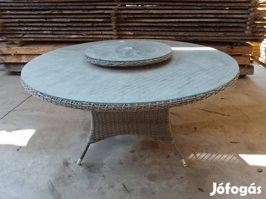 Eladó Fonglas Kerti asztal