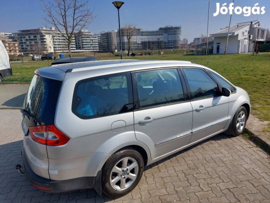 Eladó Ford Galaxy (Facelift) 2.0 16V Benzin - Megbízható Családi Egyte