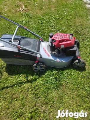Eladó Fűnyíró