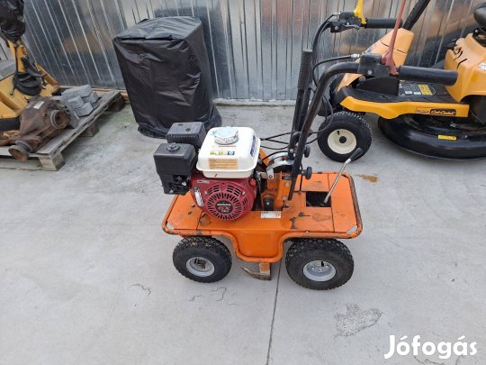 Eladó Galgi 300 gyepszőnyeg kivágó gép honda gx 160 motorral 30cm