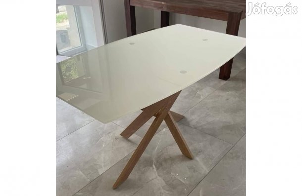 Eladó Gtwl Asztal
