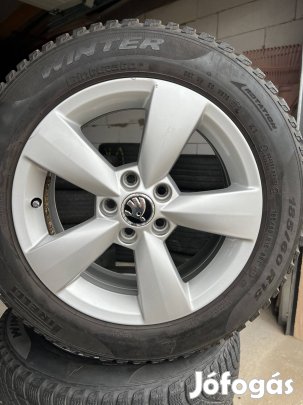 Eladó Gyári Skoda Fabia alufelni téli gumikkal!