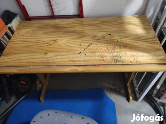 Eladó Gyerek fenyő íróasztal! 