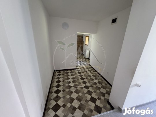 Eladó Gyulán, belvároshoz közeli házrész!