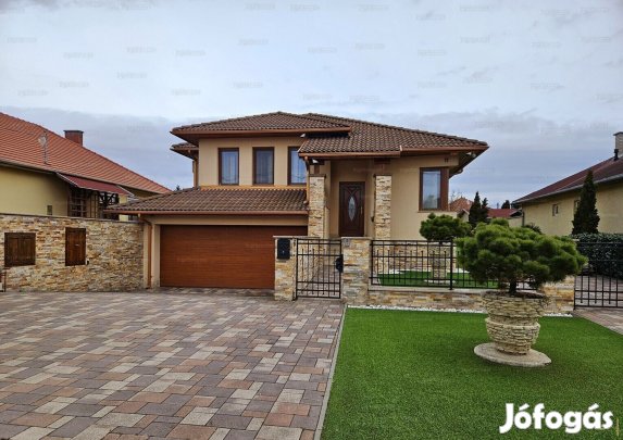 Eladó Ház, Arnót 165.000.000 Ft