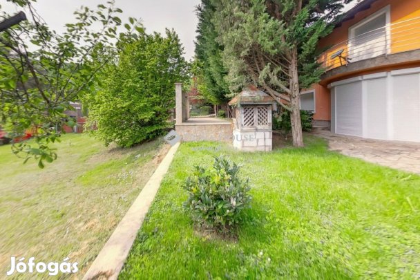 Eladó Ház, Budapest 2. ker. Eladó családi ház plusz egy építési telek