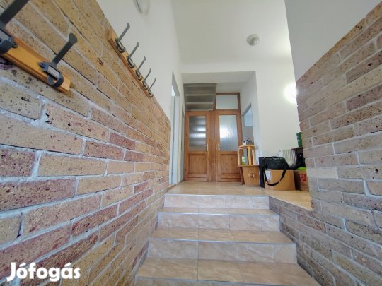 Eladó Ház, Komárom 107.000.000 Ft