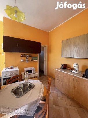 Eladó Ház, Komló 27.000.000 Ft