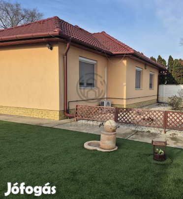 Eladó Ház, Mikepércs 109.900.000 Ft