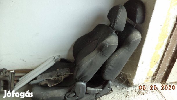 Eladó Hyundai Coupe használt alkatrész