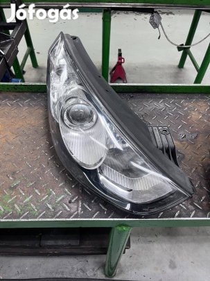 Eladó Hyundai ix35 2011évjarat 2 db első lámpa!