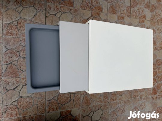 Eladó IKEA kisasztal