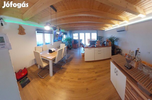 Eladó Igényes Ház