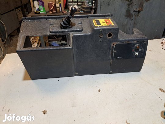 Eladó Ikarus Bal oldali sofőr melletti műanyag burkolat