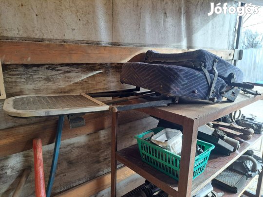 Eladó Ikarus ellenőrülés / lehajtható ülés / lépcsőnél lévő ülés