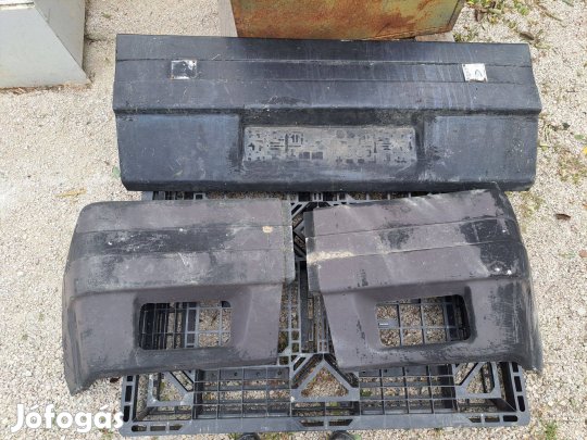 Eladó Ikarus gyári első műanyag lökhárító