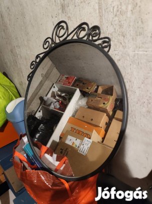 Eladó Ikeás asztal és tükör