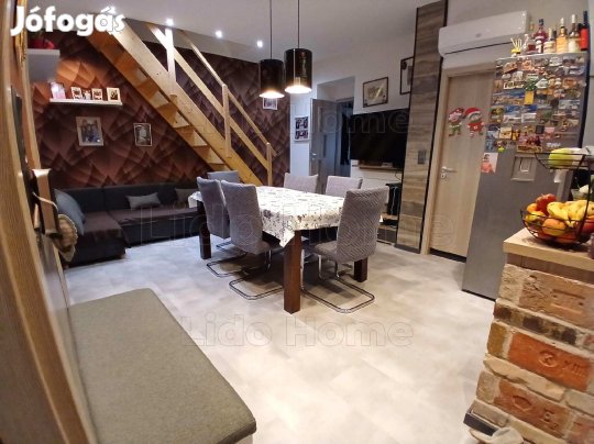 Eladó Ikerházrész Győr, Gyárváros!