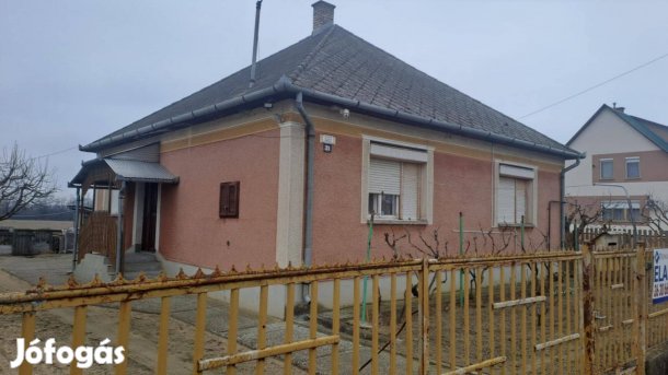 Eladó Ingatlan Székelyben