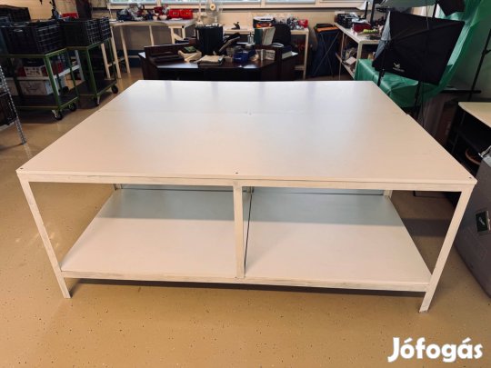 Eladó Ipari Asztalok