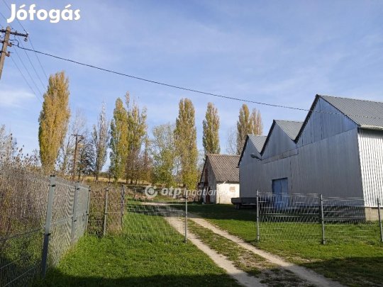 Eladó Ipari terület, Bakonynána