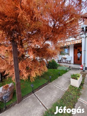 Eladó Jászberényben egy, igényesen kialakított társasházi lakás