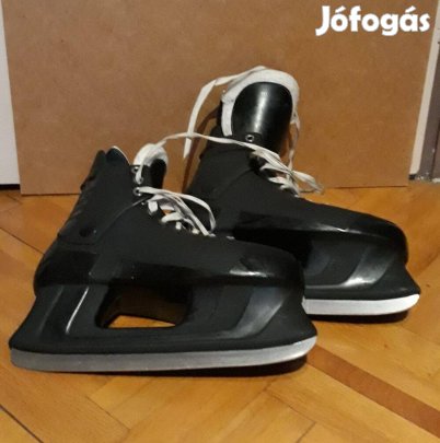 Eladó Jégkorcsolya