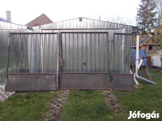 Eladó Jó Állapotú,Erős Anyagból Készült,3.4 méter széles Kapu,Kisajtó
