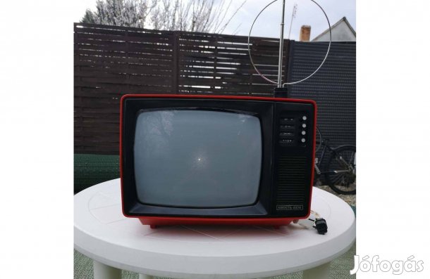 Eladó Junoszt Retró kis tévé!