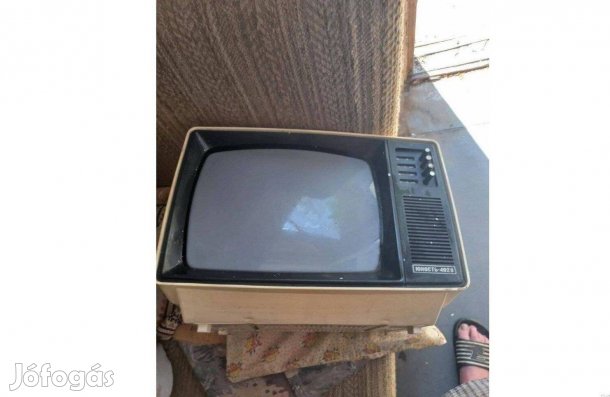 Eladó Junoszt kis TV