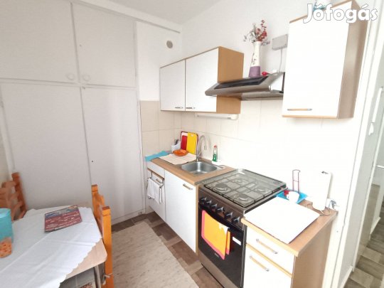 Eladó Kertvárosban a Viktória utcában 2 szobás lakás