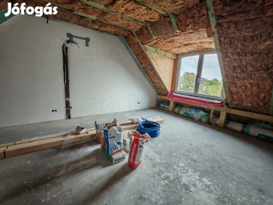 Eladó Keszthelyen egy tetőtéri, új építésű lakás