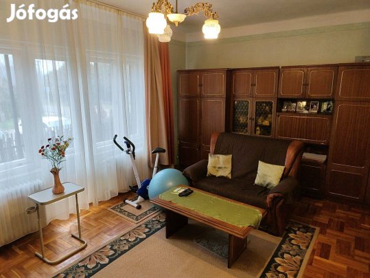 Eladó Kétszintes Családi Ház Sóstóhegy Kedvelt Részén!