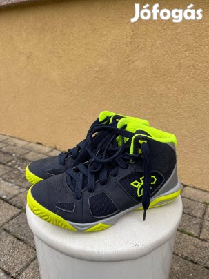 Eladó Kipsta kosárcipő 36-os